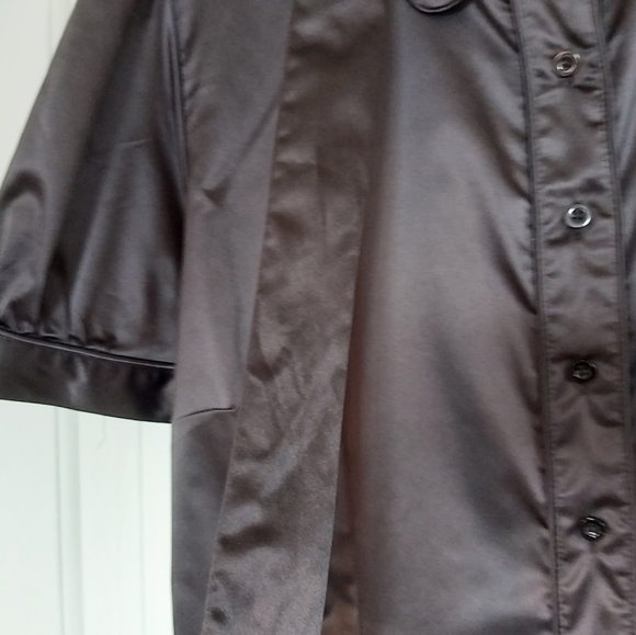 **NWOT**Midtown  satin blouse w/ necktie - Picture 3 of 3